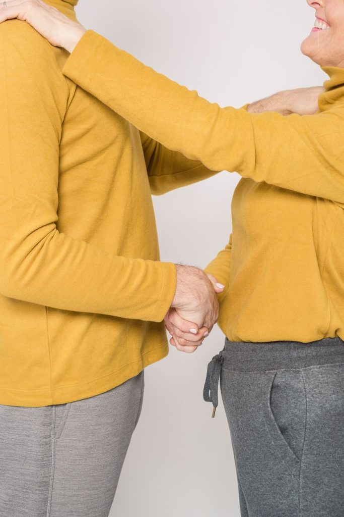 Pareja abrazada