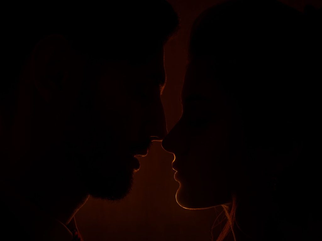 Pareja abrazada