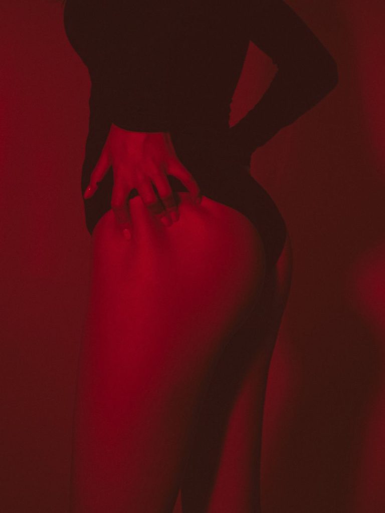 Mujer joven y seductora